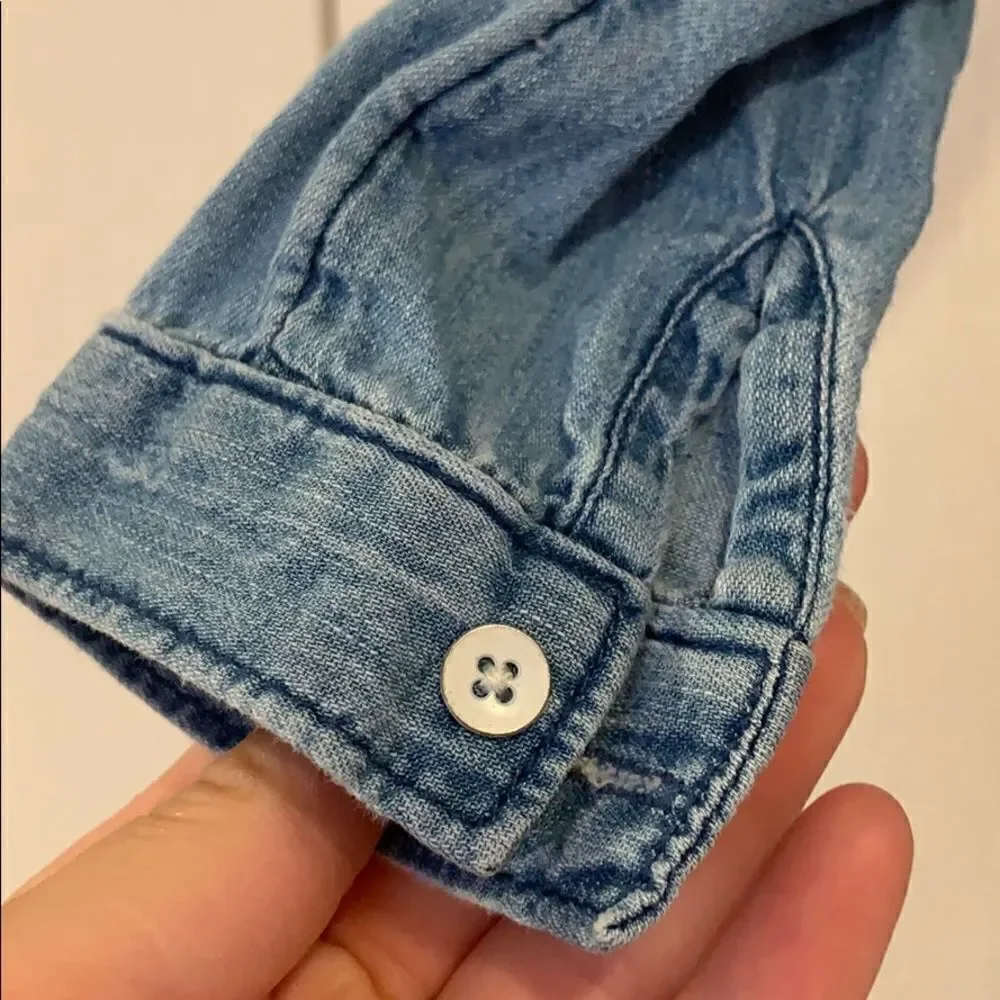 🎉1 hr sale🎉Gap jeans jacket/blouse
